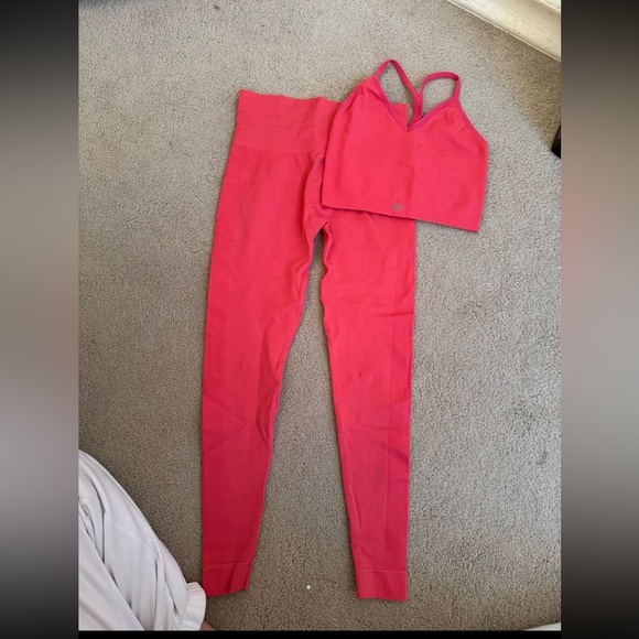 Matching set active workout set - Picture 3 of 4